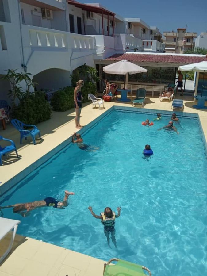 Villas Irene 8 Family Apartments Goúrnes 외부 사진